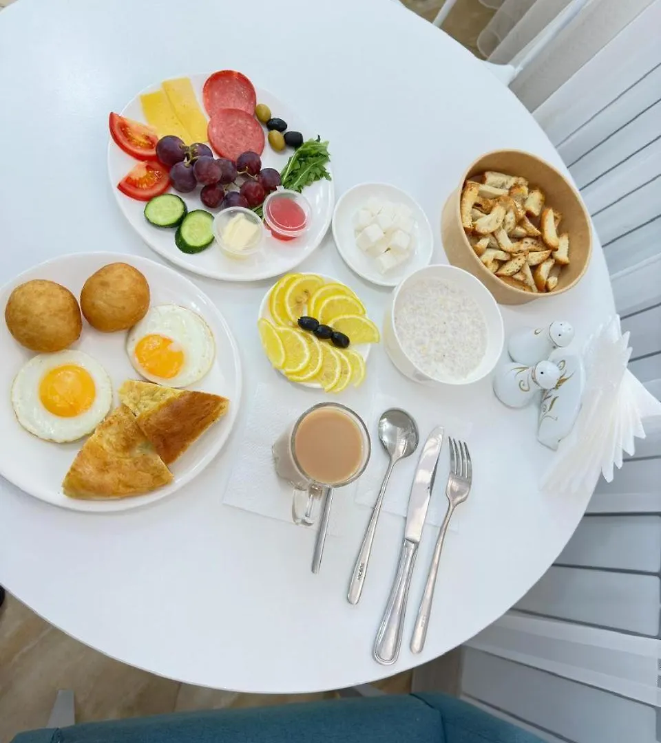 Baiterek Premium Otel Astana 3*,